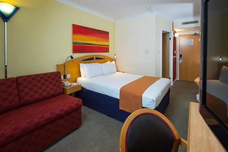 Holiday Inn Express London Luton Airport By Ihg Hotel Luton (Bedfordshire)