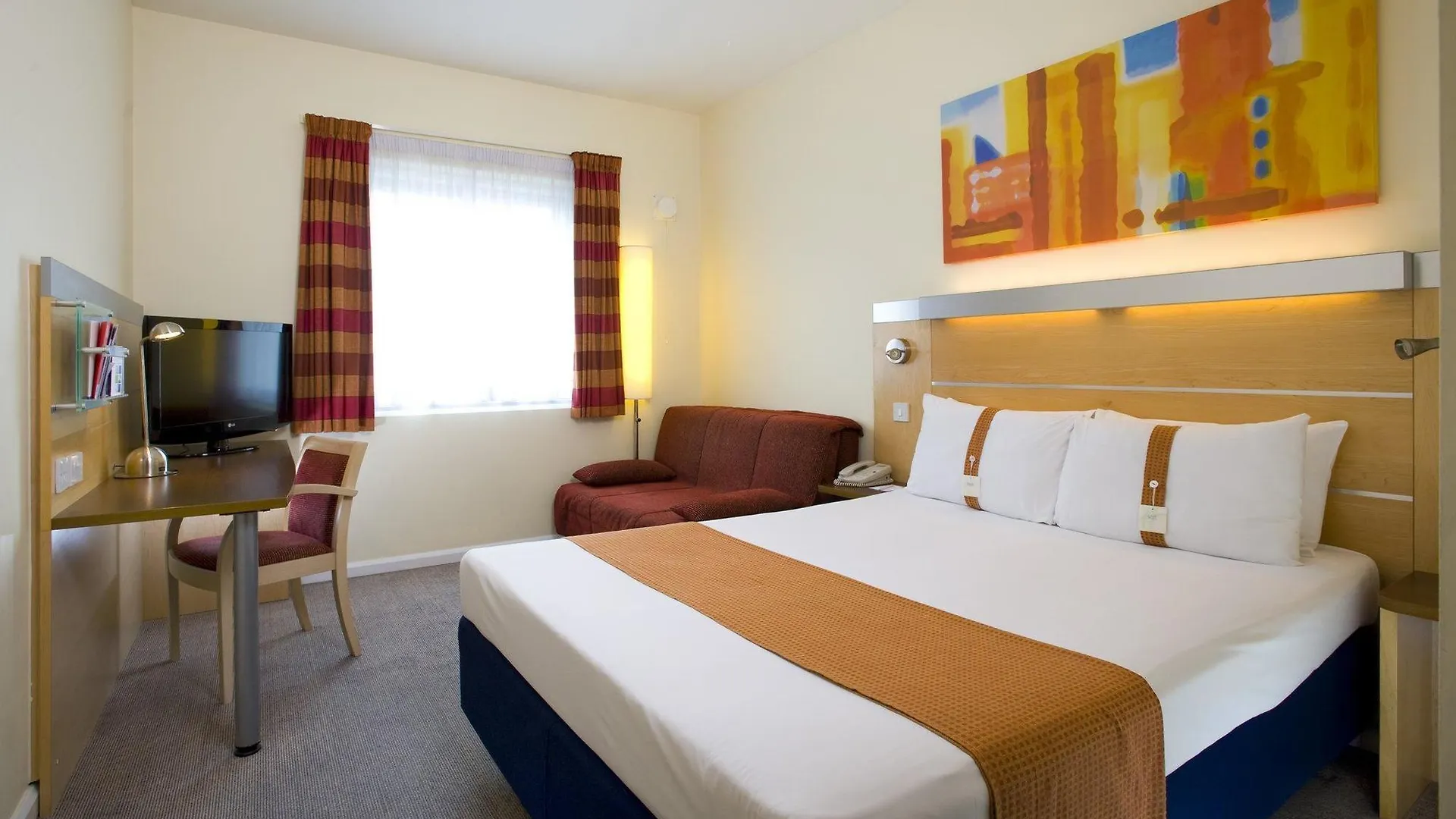 *** Hotel Holiday Inn Express London Luton Airport By Ihg United Kingdom