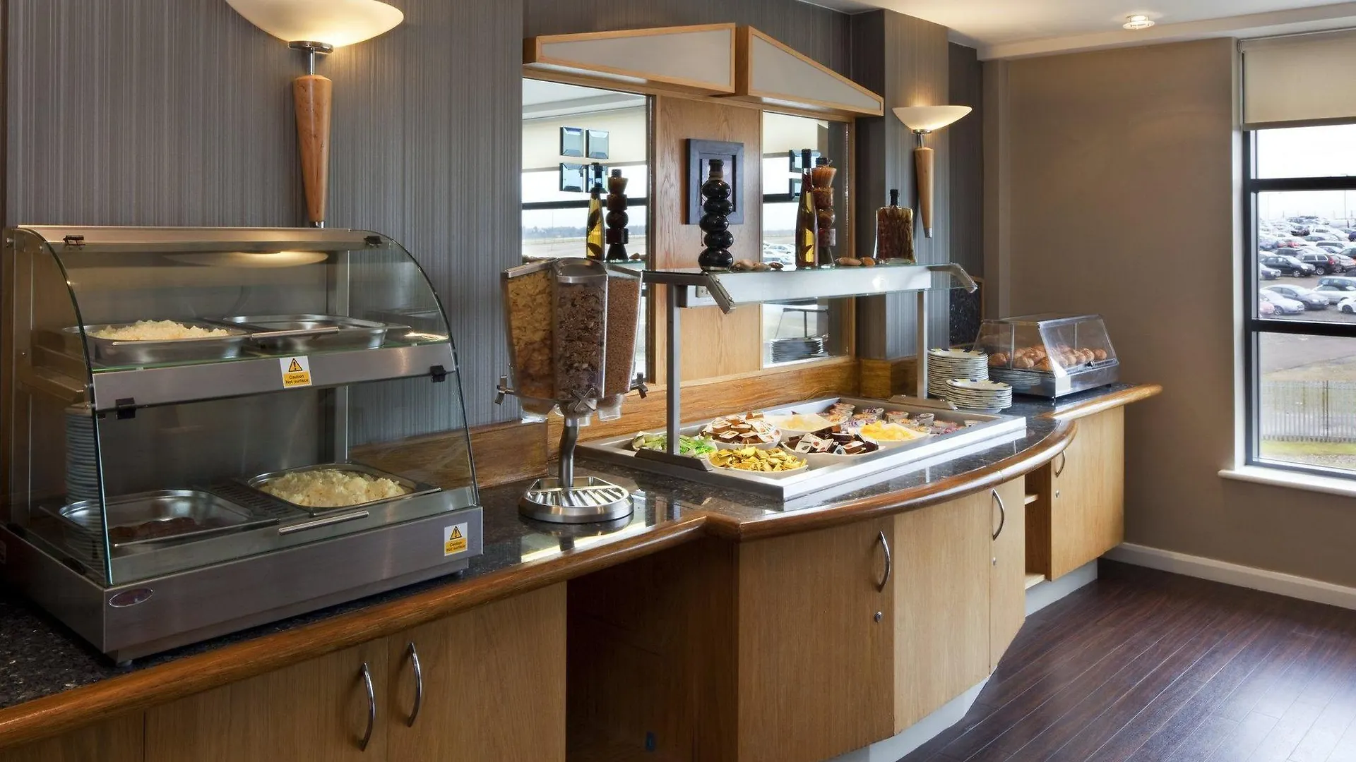 Hotel Holiday Inn Express London Luton Airport By Ihg