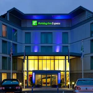Express London Stansted Airport By Ihg Отель