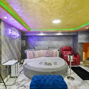  Apartment Hidden Gem Lt Jaccuzi Bath Massage Chair Superkingsize Bed Parking Available